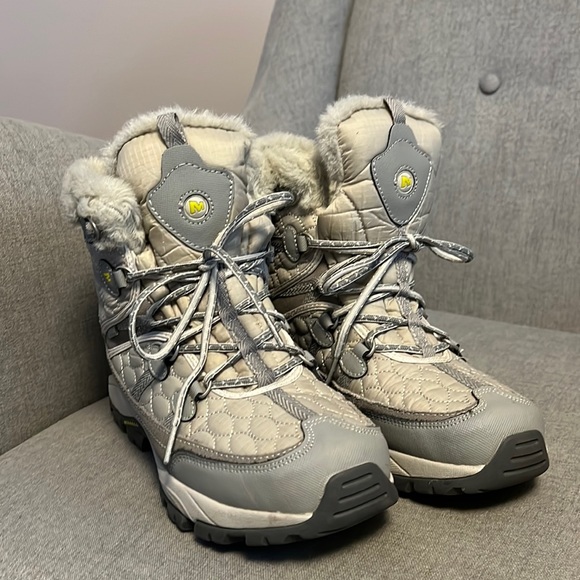 Merrell Shoes - Merrell 200g conductor fleece insulated winter snow lace up boots size 8.5